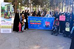 پیاده‌روی خانوادگی اهالی روستای امیرآباد به مناسبت هفته ملی جمعیت